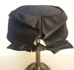 Vintage 1940s 1950s Womens Black Satin Turban Toque Hat Bow Union Made USA